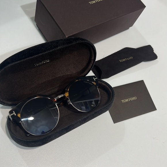 Tom Ford Alissa Sunglasses - Picture 3 of 9